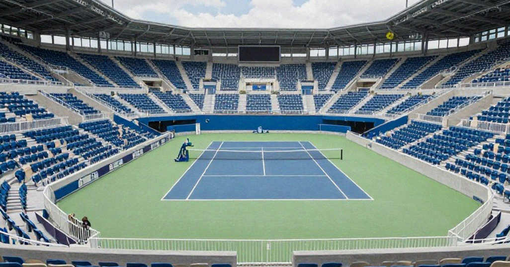 Martina Navratilova: Nhịp Đập Của Một Thập Kỷ Và Vòng Cung Chuyển Sinh Hoàn Chỉnh