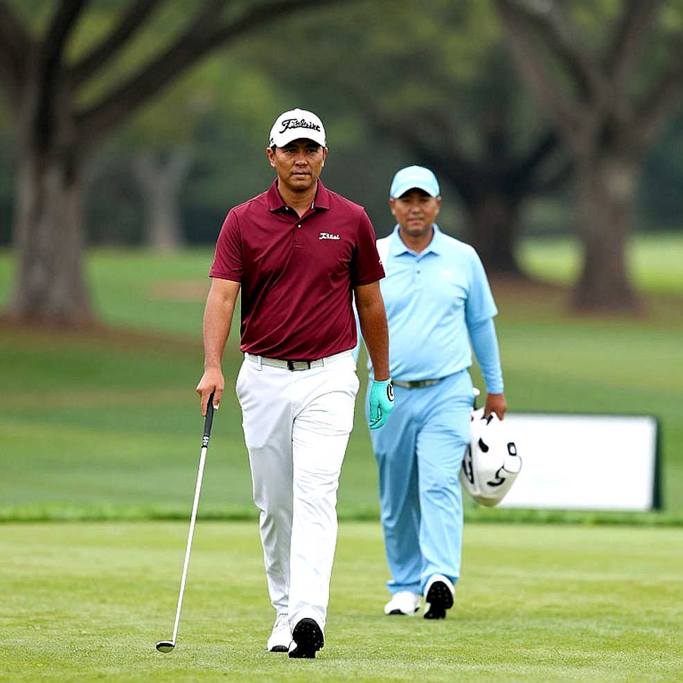 Tony Finau và cây putter khúc côn cầu: Bản đồ cuộc tìm kiếm giữa sa mạc đỏ