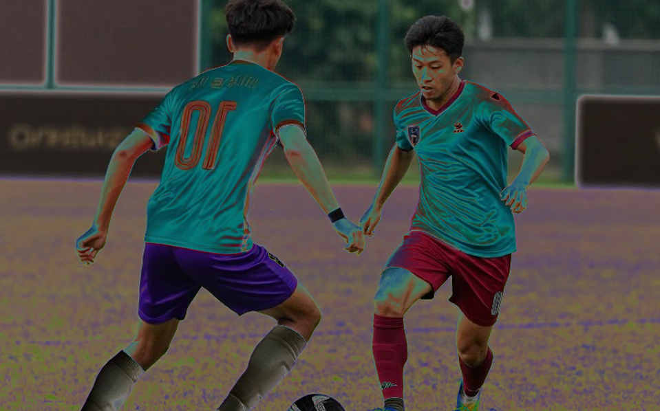 VAR và chiếc còi im lặng: Bài toán trọng tài của bóng đá Việt Nam