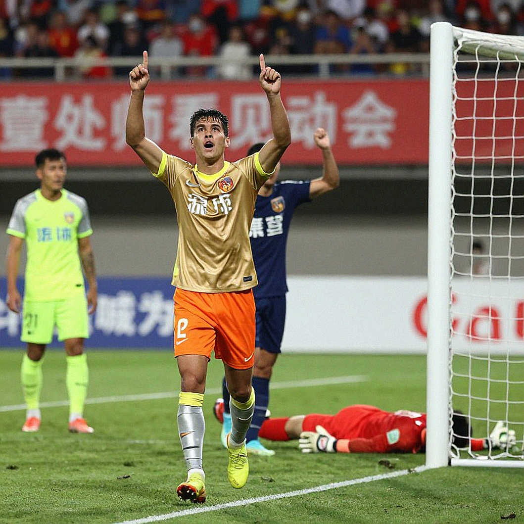 Kevin Diks Takes Indonesia's Armband Before Singapore Clash: The Real Problem Sits in the Back Line Kevin Diks Takes Indonesia's Armband Before Singapore Clash: The Real Problem Sits in the Back Line