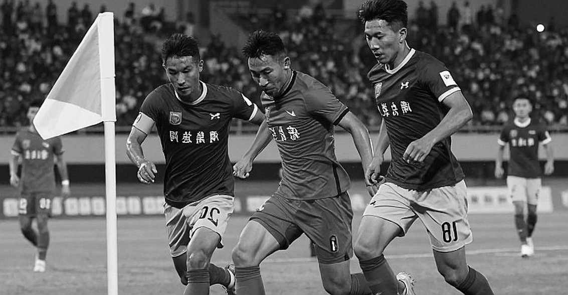 Vietnam vs Philippines: A Clash of Two Squad-Building Models and the Consensus Trap Vietnam vs Philippines: A Clash of Two Squad-Building Models and the Consensus Trap