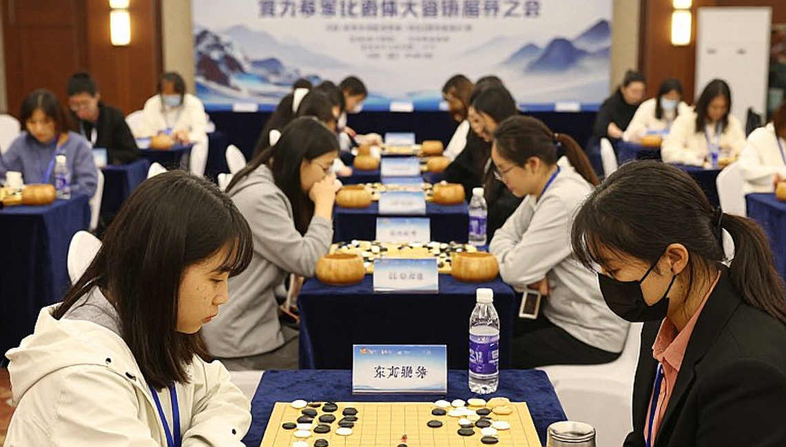 ChessBase Magazine số 225: Từ hoàng hôn đến bình minh và cuộc chiến giữ lửa cho nội dung cờ vua
