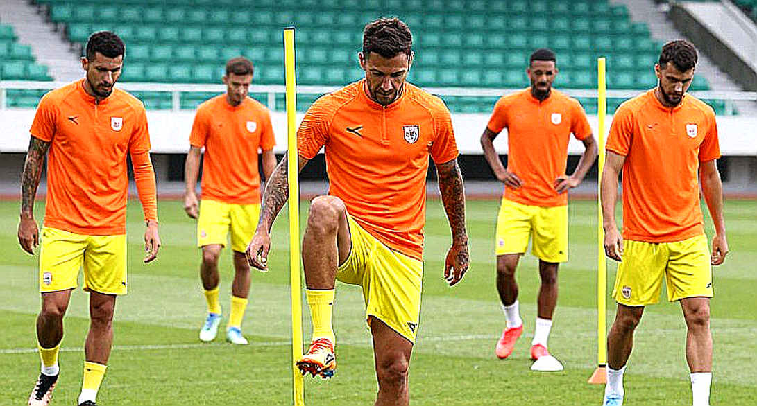 Kỳ chuyển nhượng V.League: khi tin đồn chạy nhanh hơn chữ ký