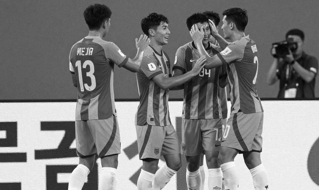 Ranh giới giữa tin đồn và dữ liệu trong bóng đá Việt Nam
