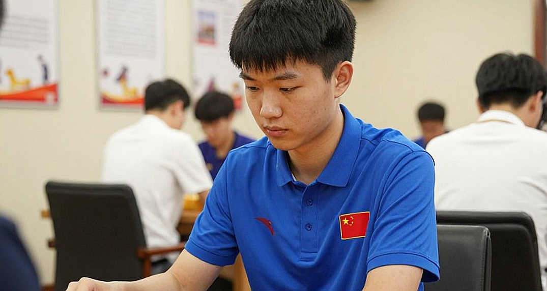 Chín chiều dữ liệu, không một điểm tựa: khi làng phân tích esports tự lừa mình