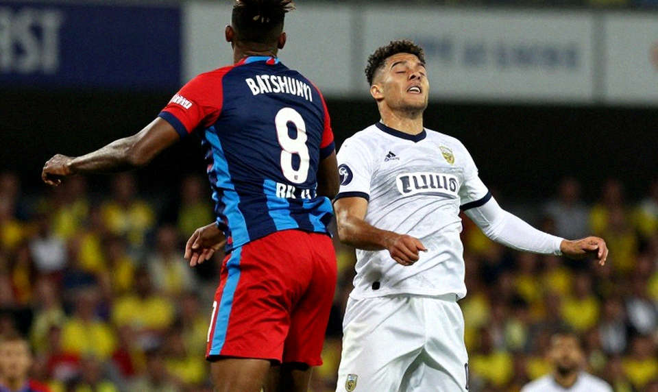 Cuốn sổ cái bỏ trống của V.League: Bóng đá Việt Nam không thể đo chính mình